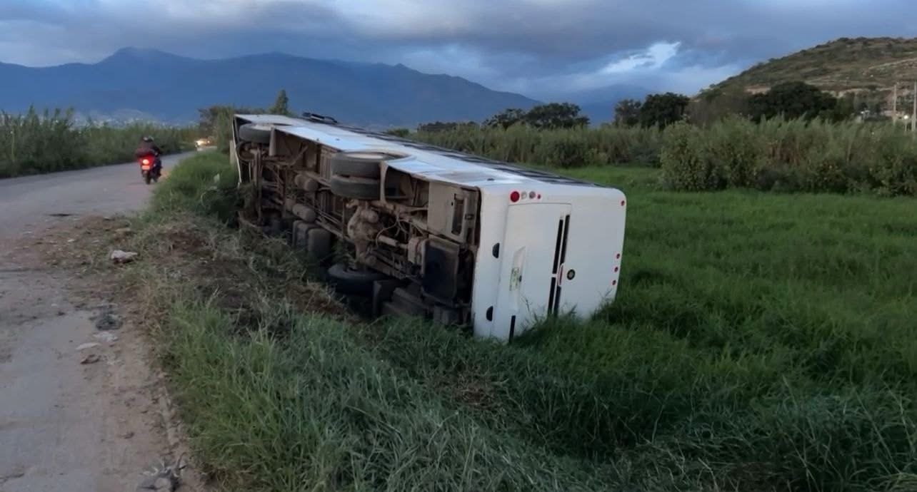 AUTOBÚS ACCIDENTADO EN OAXACA