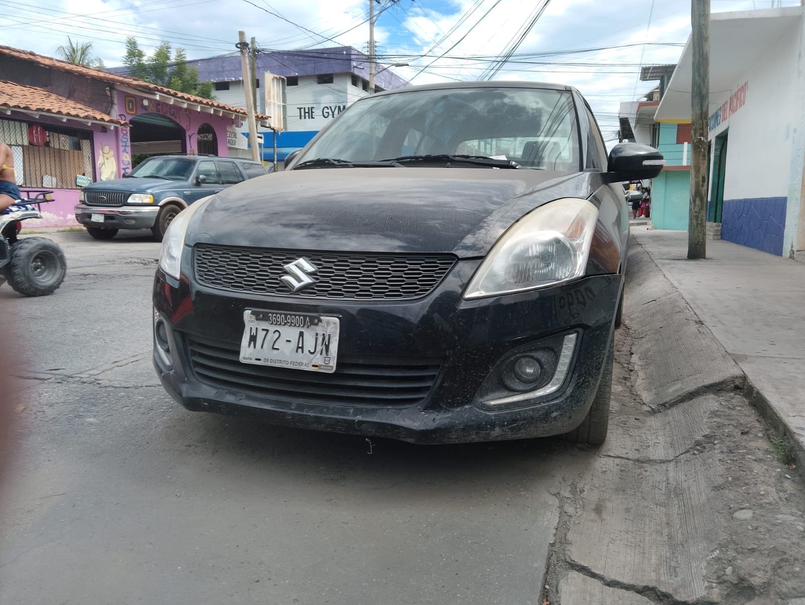 RECUPERAN AUTO ROBADO EN PUERTO ESCONDIDO.